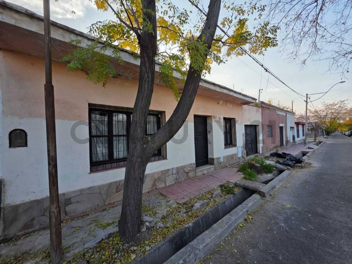 CASA PARA RECICLAR – DORREGO, GUAYMALLÉN — foto 1