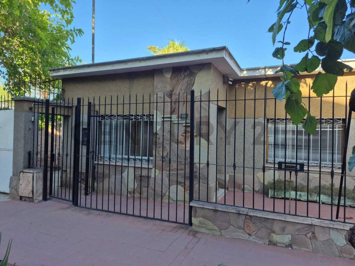 Venta casa + galpón en Gutierrez Maipú — foto 1