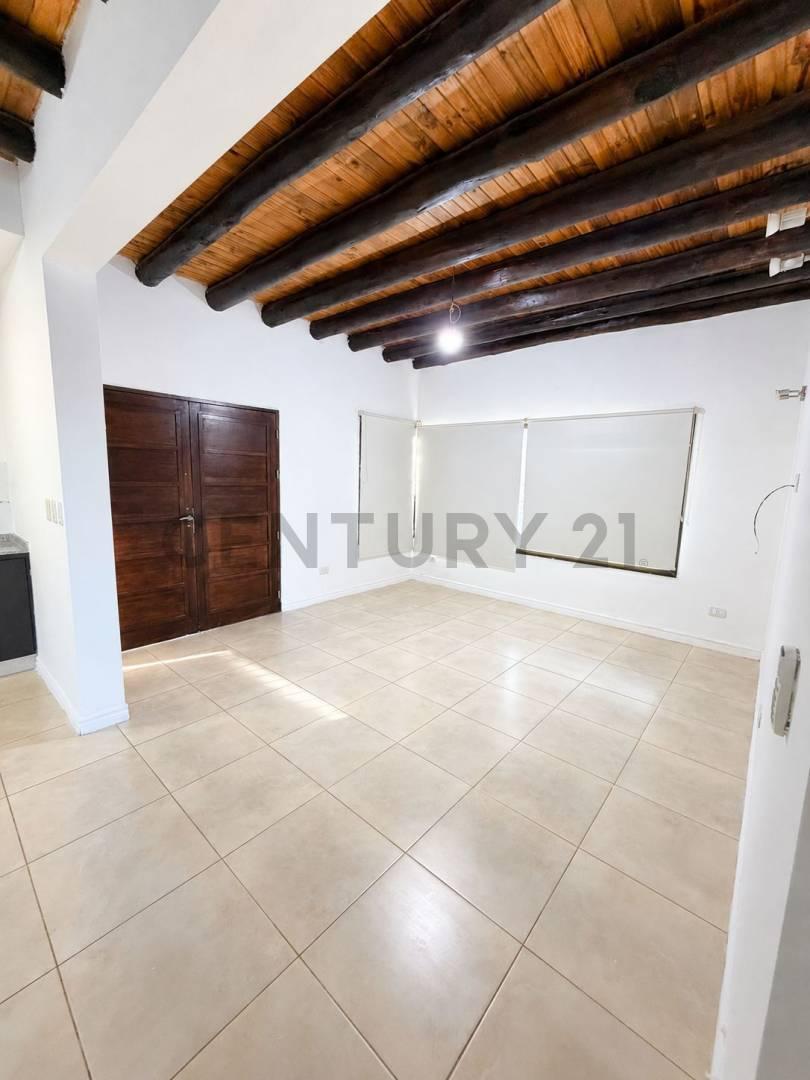 3 dormitorios con patio y doble cochera — foto 1