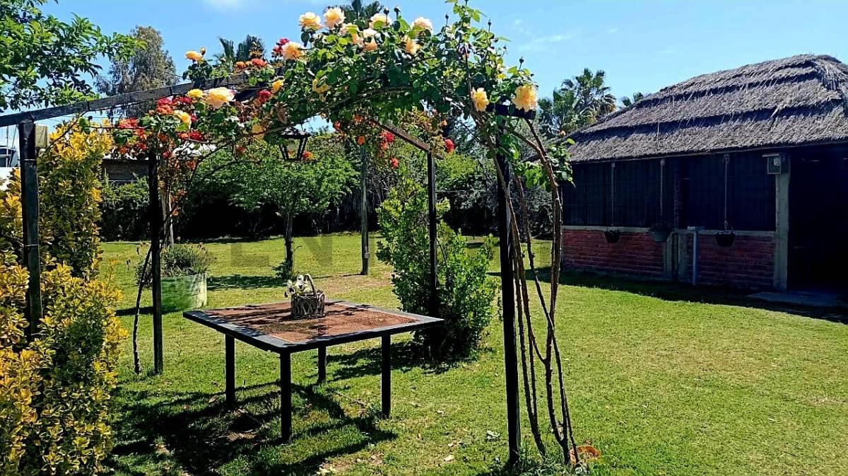 Quinta en venta en Rodeo del Medio – 2.200 m², piscina y amplio parque — foto 1
