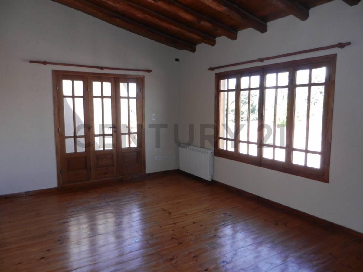 CENTURY21 VENDE ESPECTACULAR VIVIENDA EN BARRIO FURLOTTI — foto 1