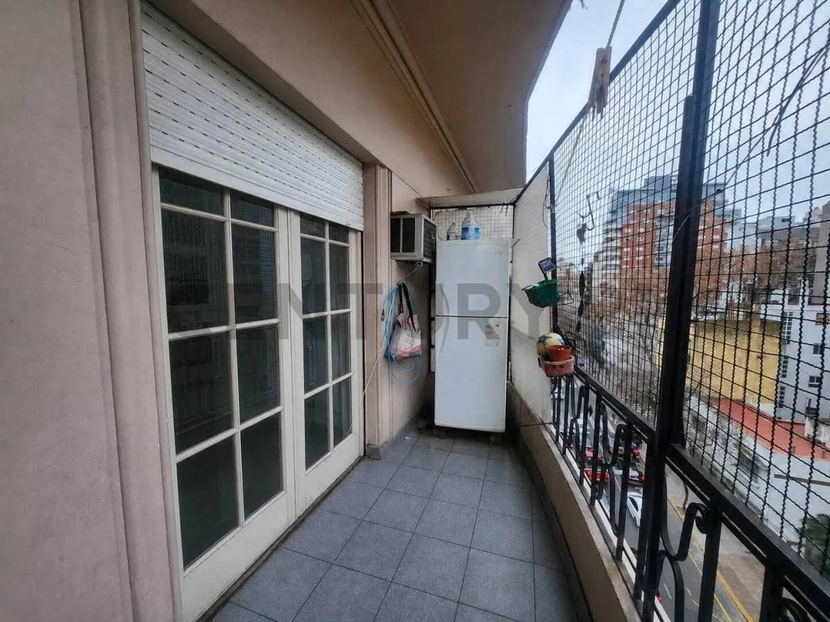 VENTA-PERMUTA DEPTO 3 AMBIENTES EN FLORES — foto 1