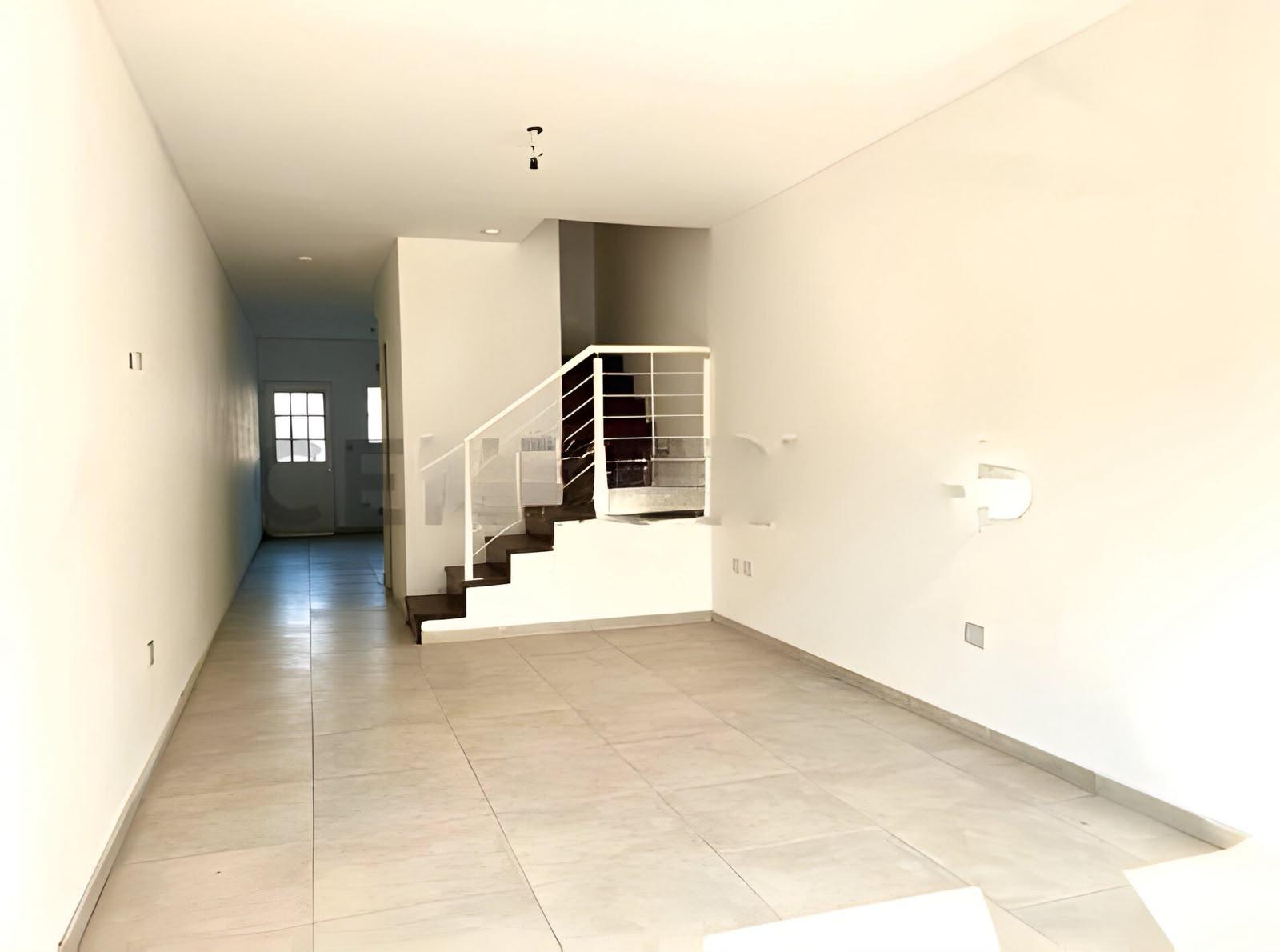 Casa Duplex en alquiler en villa luzuriaga — foto 1