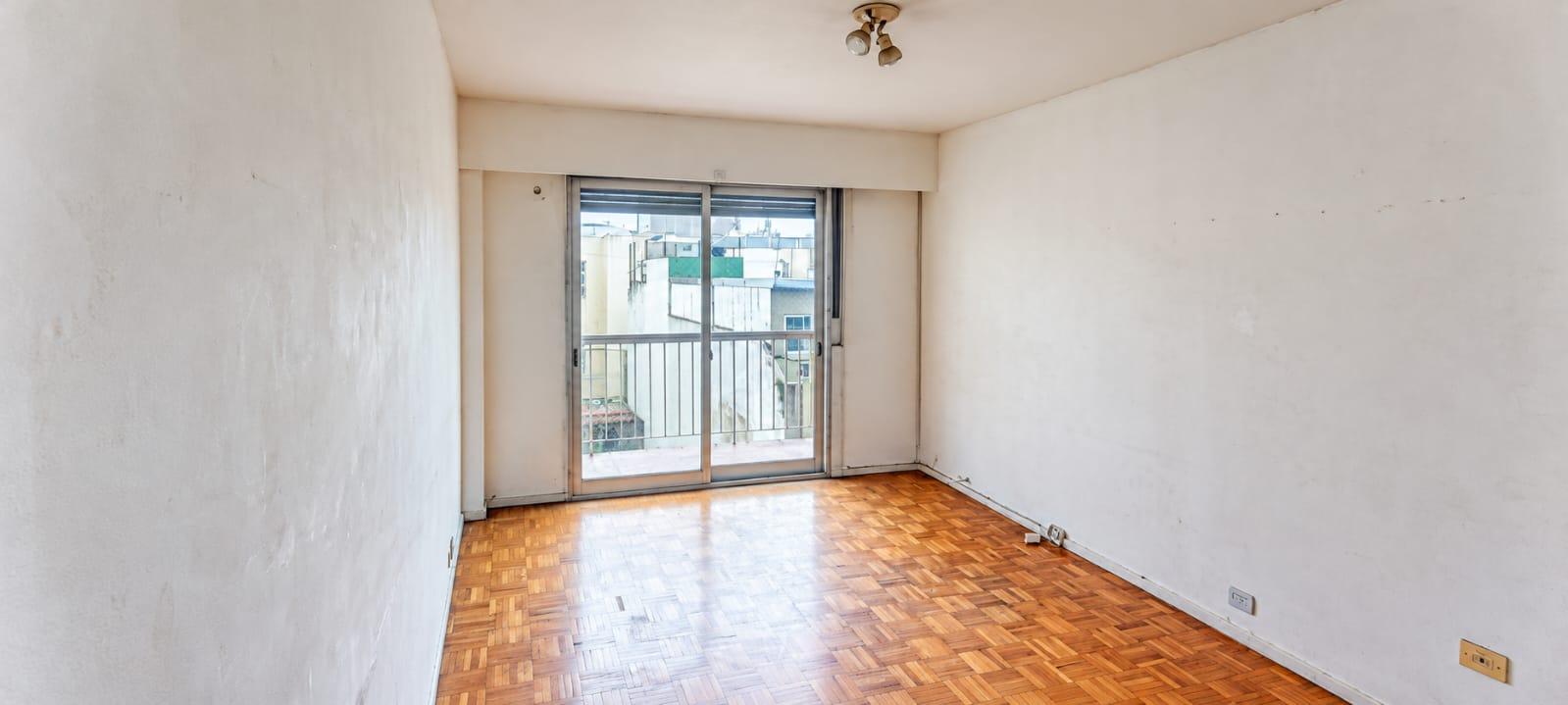 VENTA | 3 AMBIENTES CON BALCÓN CORRIDO COCHERA FIJA Y BAULERA – MONSERRAT — foto 1