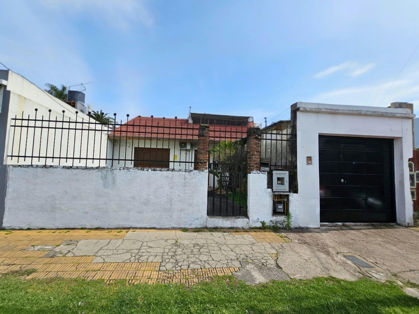 Casa 4 amb + vivienda independiente 3 amb | Lote 450 m² | Tapiales — foto 1