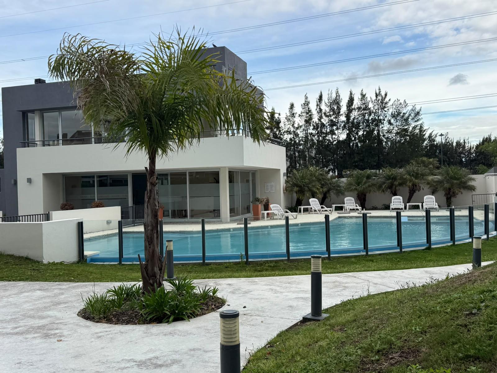 EN VENTA DEPTO 2 AMBIENTES CON BALCÓN, COCHERA Y PISCINA – NORTH CORAL, NORDELTA — foto 1