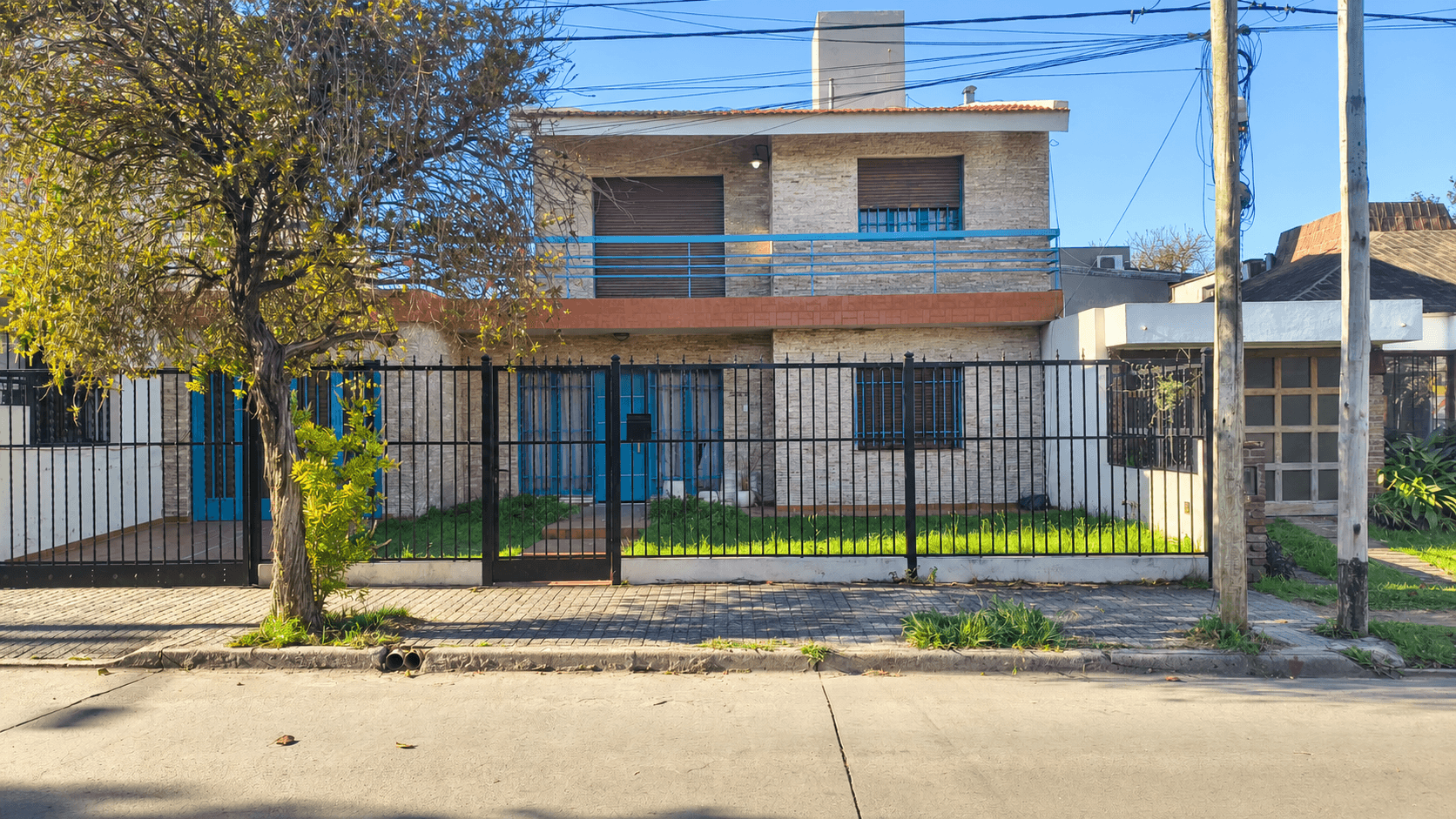 CASA DE 5 DORMITORIOS CON GRAN POTENCIAL FAMILIAR O PROFESIONAL — foto 1