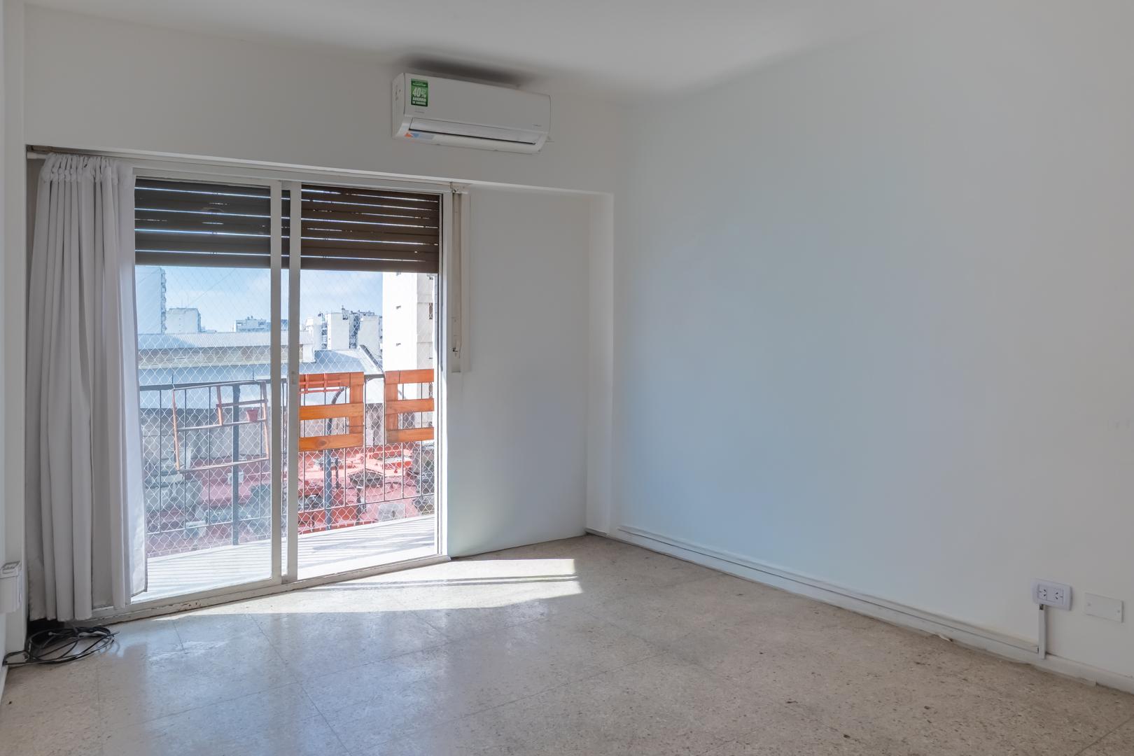 VENTA DEPARTAMENTO 3 AMBIENTES COCHERA APTO PROF COLOMBRES Y RIVADAVIA — foto 1