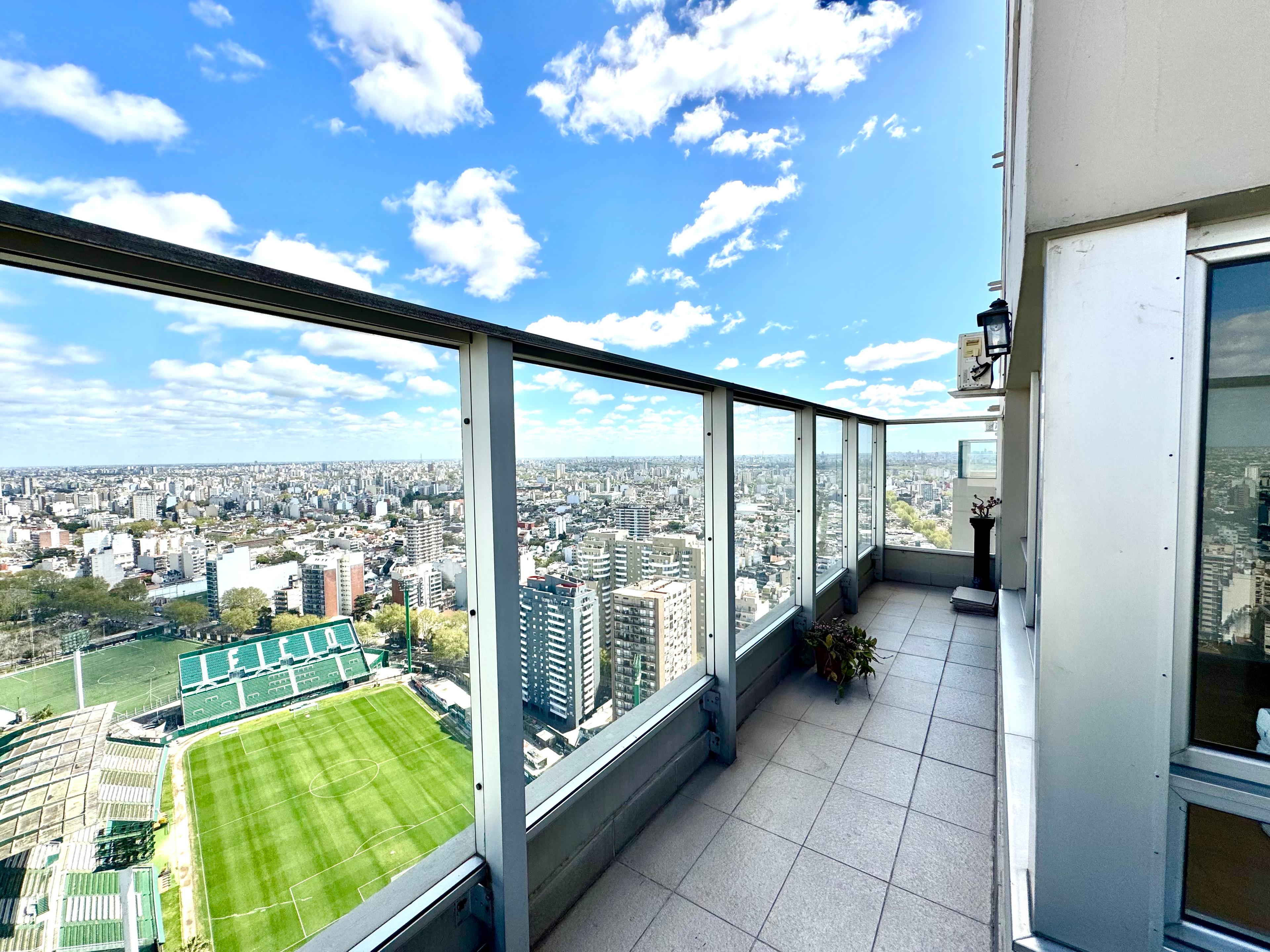 DEPARTAMENTO DE 2 AMBIENTES EN PISO 31 CON BALCON ATERRAZADO TORRE DOSPLAZA CABALLITO — foto 1