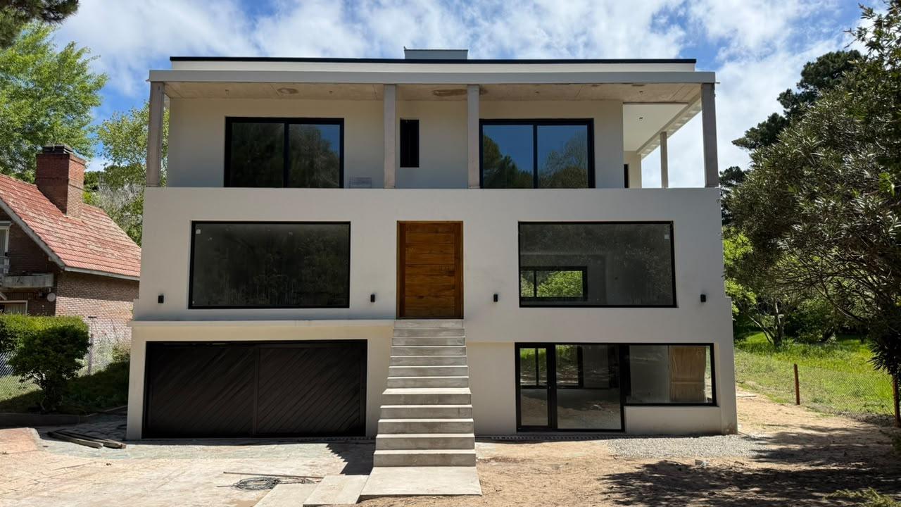 VENTA DE CASA CARILO 6 AMBIENTES FINANCIA 24 MESES — foto 1