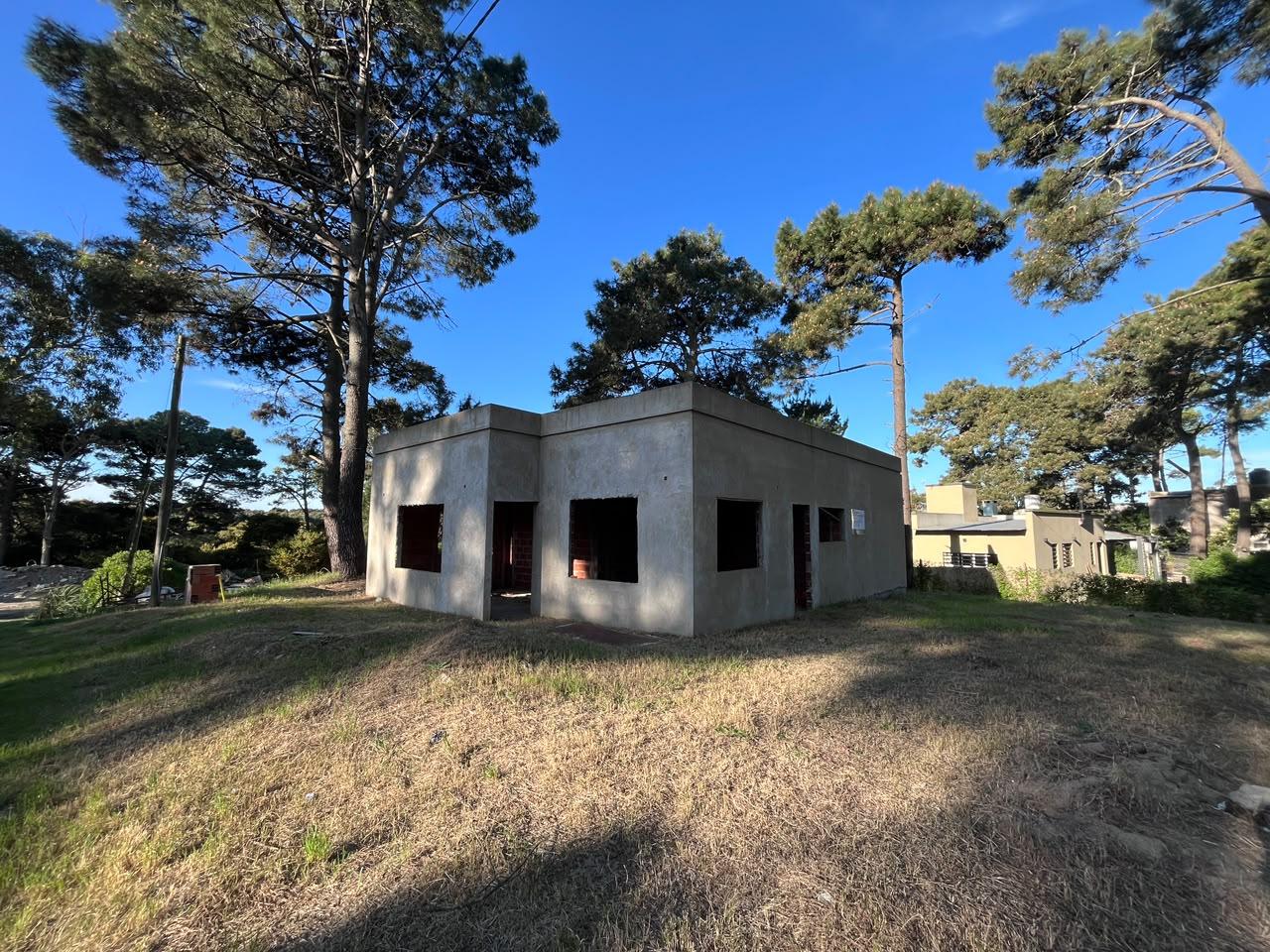 VENTA DE LOTE EN OSTENDE CON EDIFICACIÓN INICIADA — foto 1