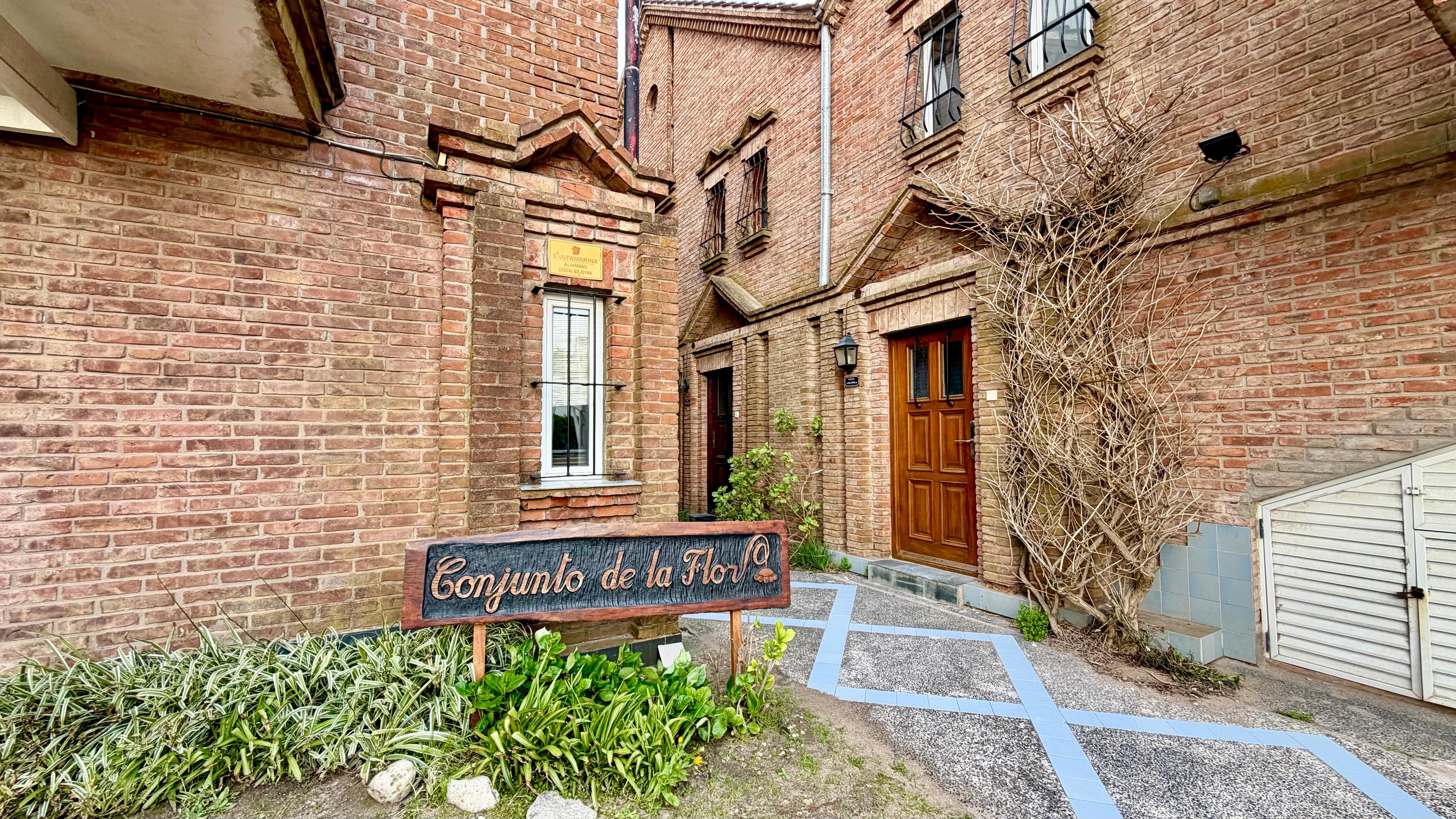 TRIPLEX EN PINAMAR — foto 1