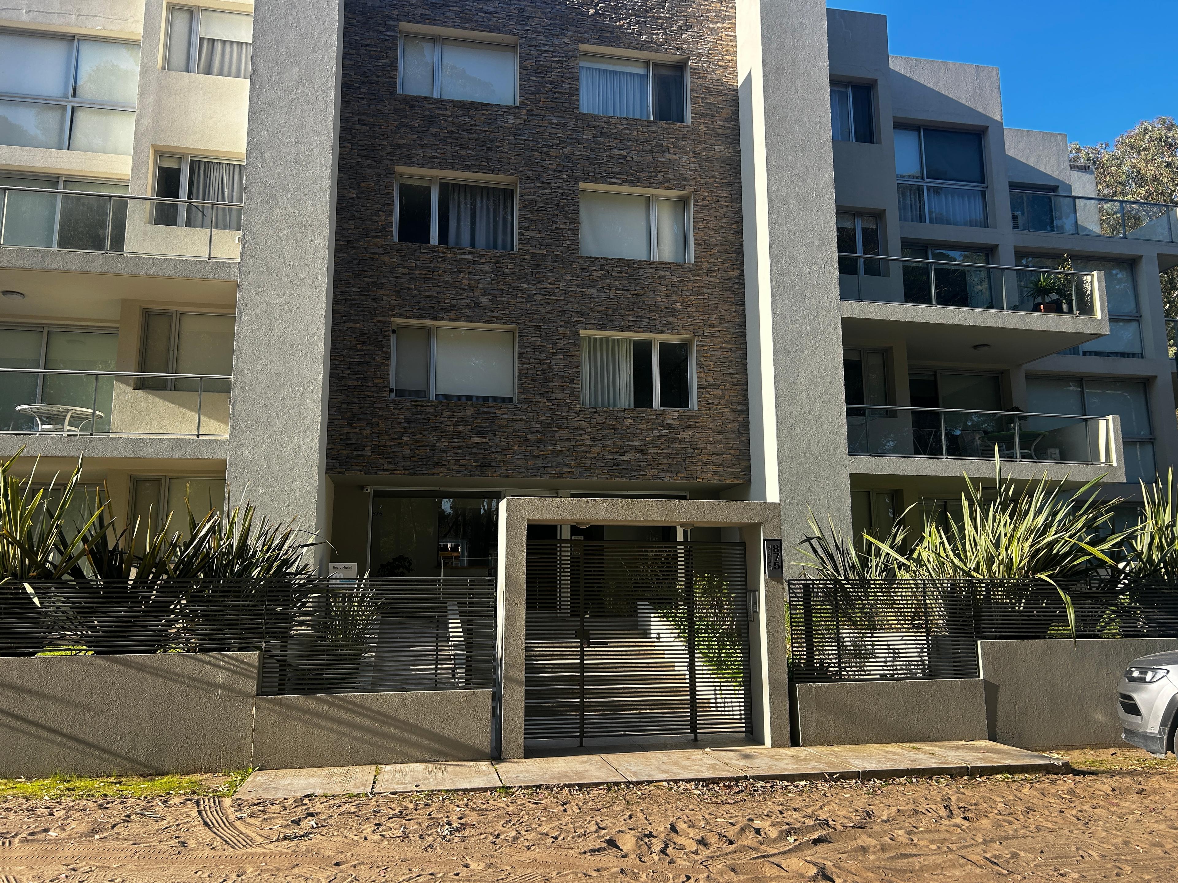 Venta Departamento 2 ambientes y medio en venta- Pinamar Centro — foto 1