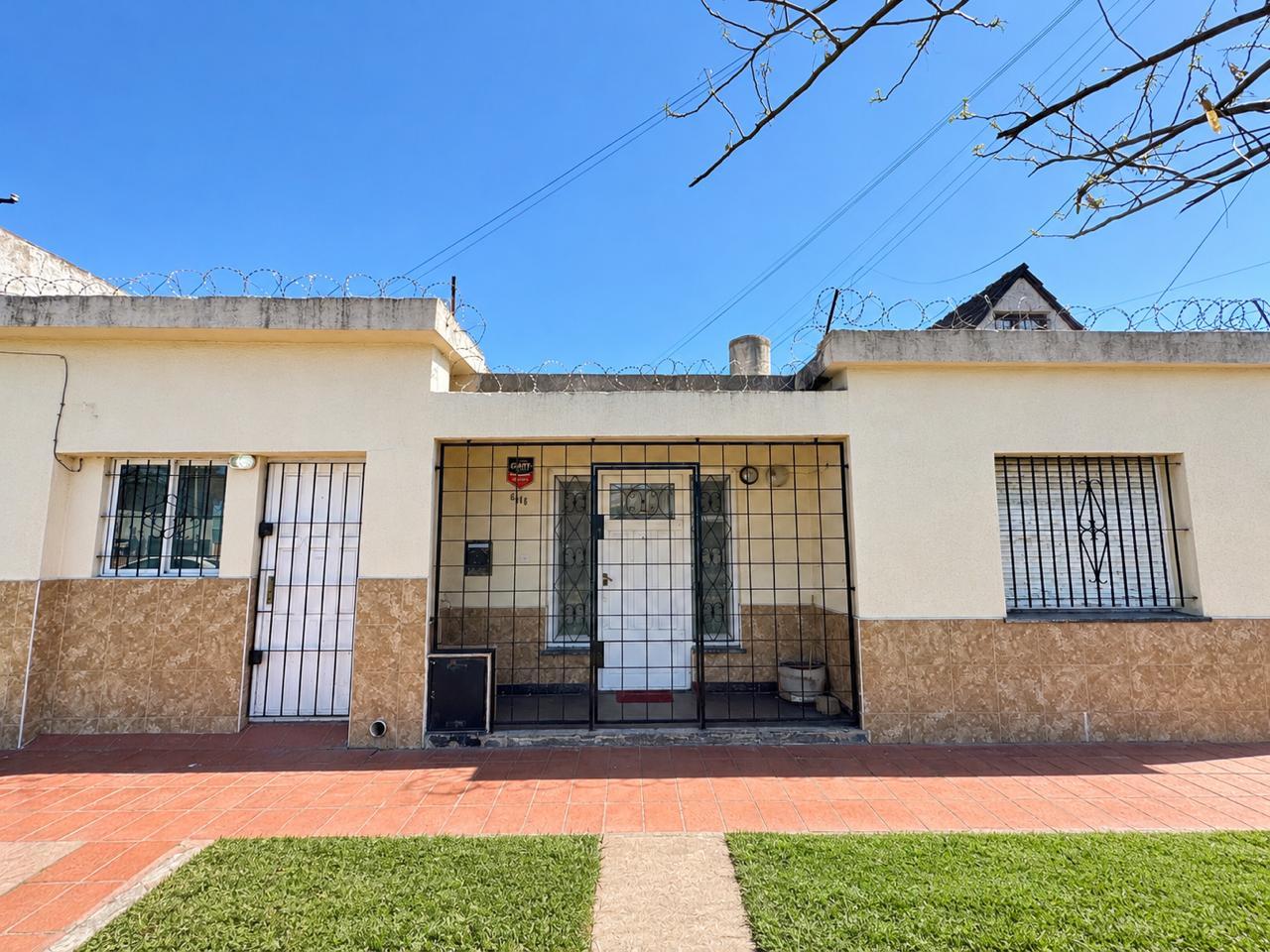 Venta de casa 3 ambientes y departamento de 2 ambientes, Florencio Sánchez, Mar del Plata. — foto 1