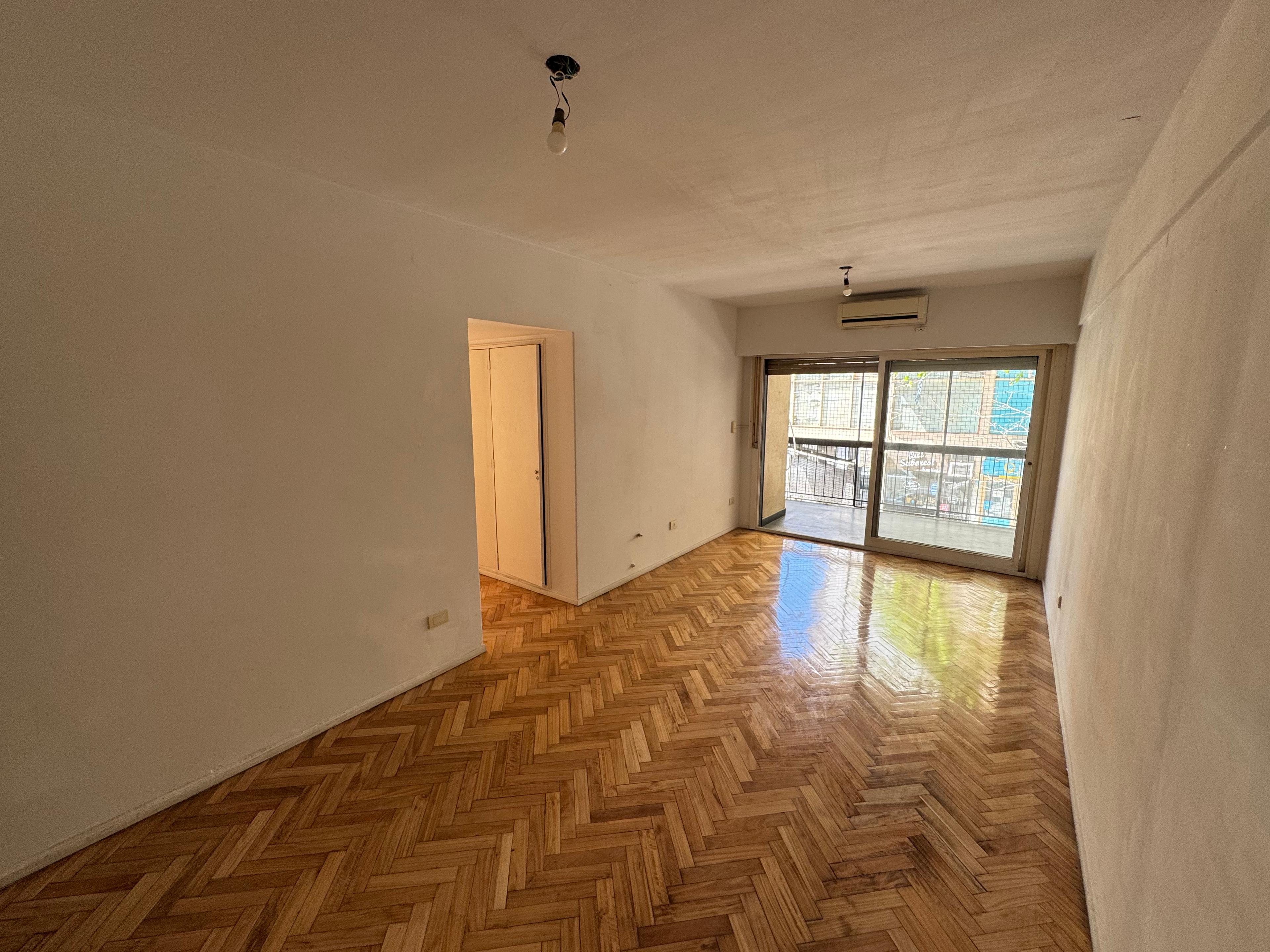 VENTA DEPARTAMENTO 4 AMB AL FRENTE EN BELGRANO — foto 1