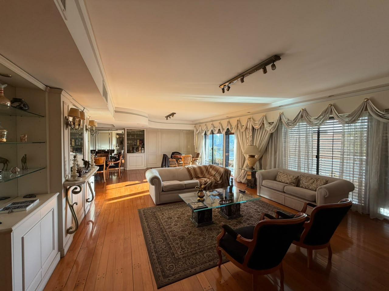 VENTA DEPARTAMENTO 5 AMBIENTES CON 4 SUITES Y 2 COCHERAS – PALERMO — foto 1