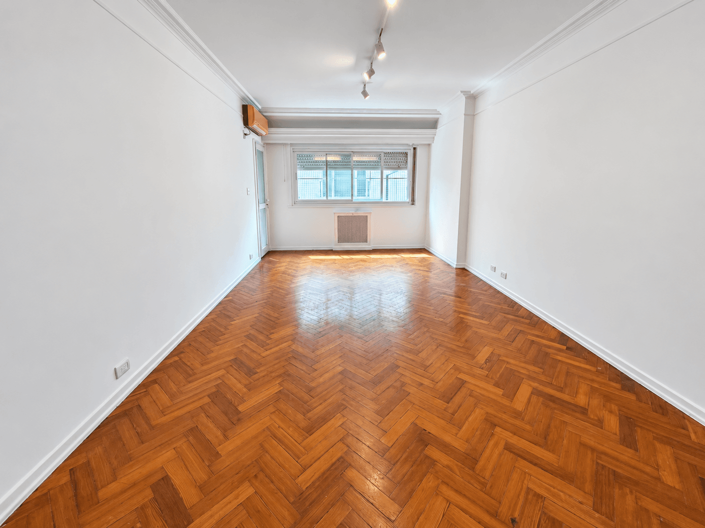 VENTA DEPARTAMENTO 4 AMBIENTES DEPENDENCIA COCHERA BARRIO NORTE — foto 1