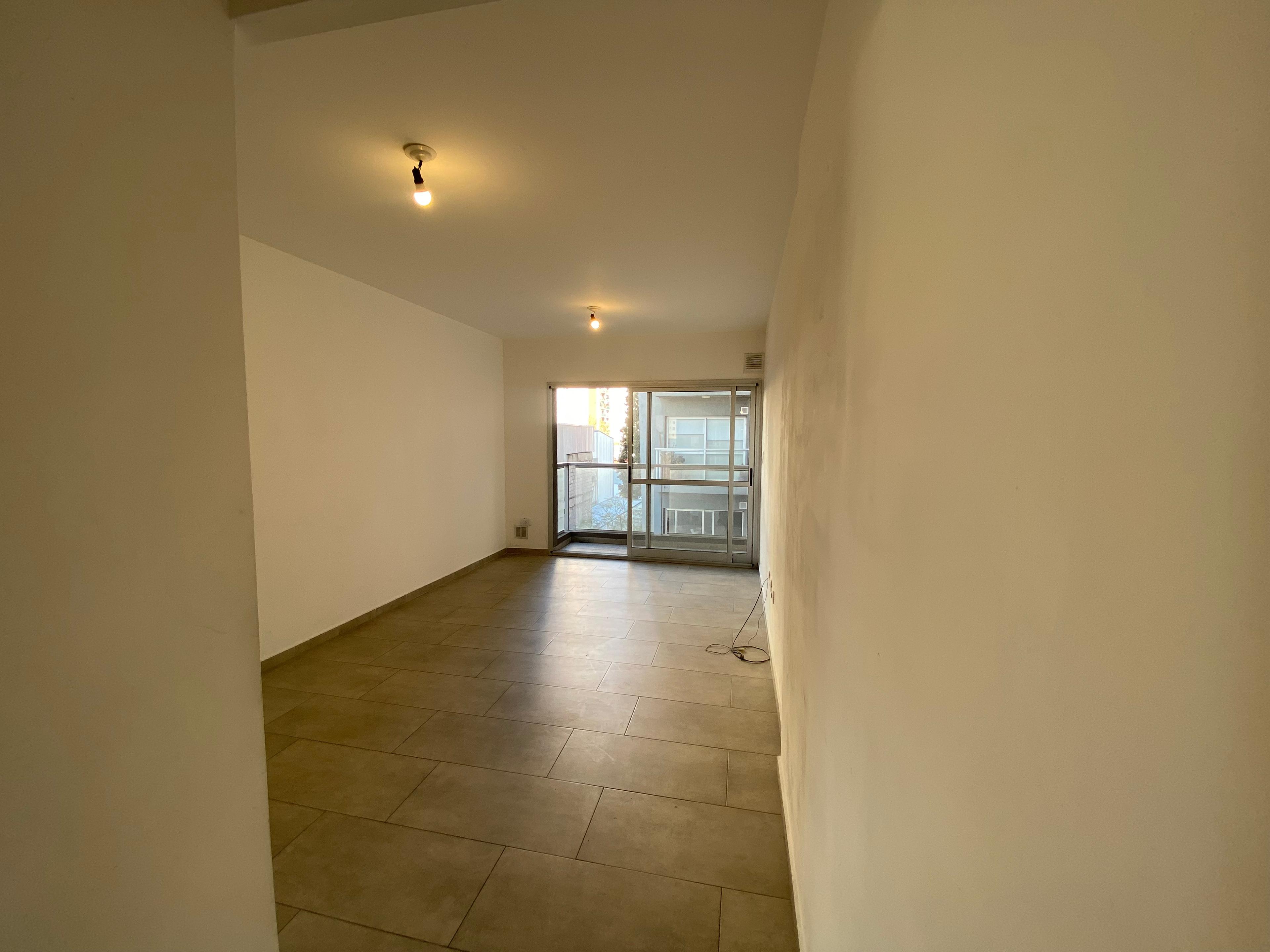 DEPARTAMENTO MONOAMBIENTE EN EL CENTRO DE AVELLANEDA — foto 1