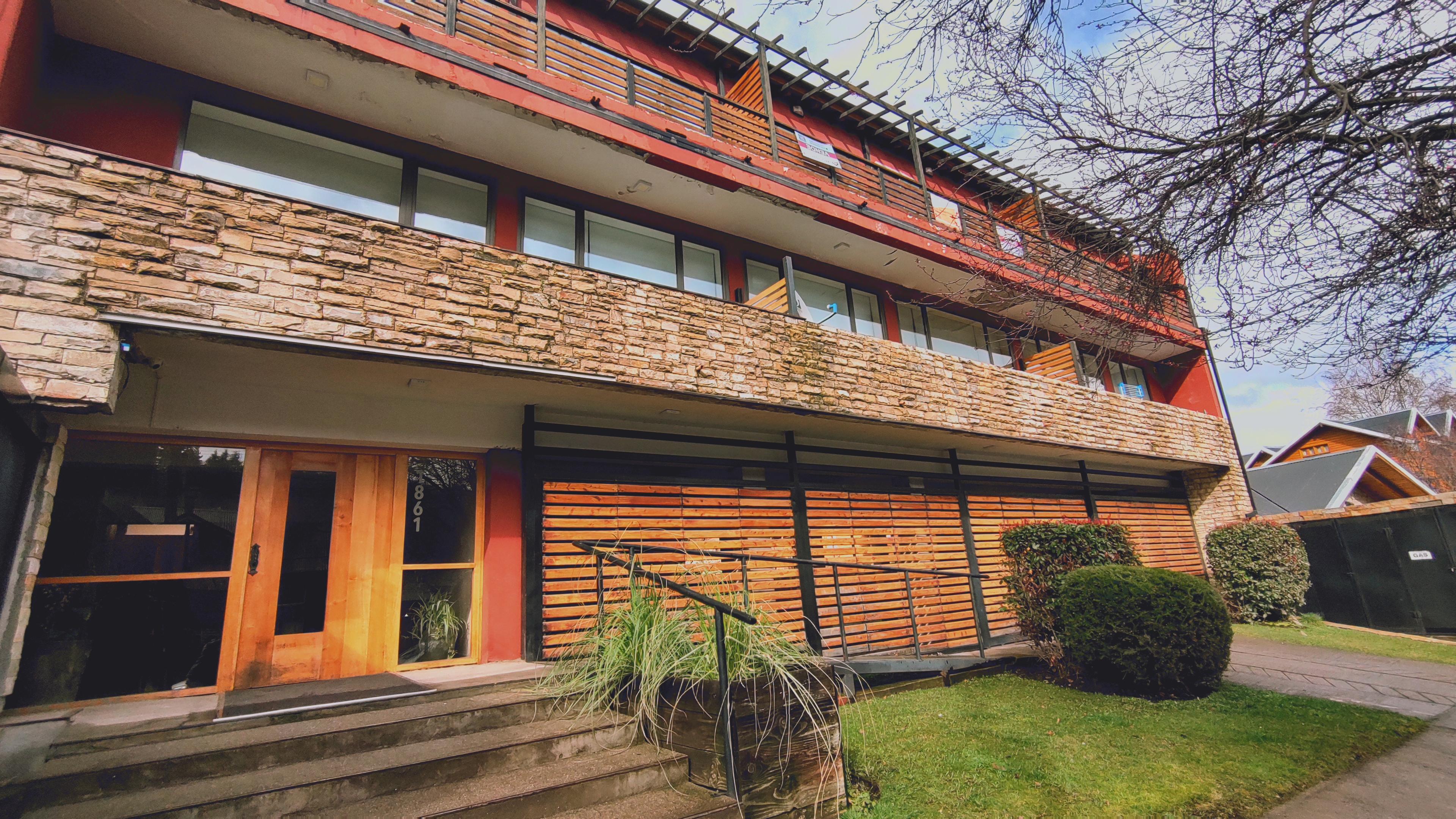 VENTA DEPARTAMENTO CENTRO SAN MARTIN DE LOS ANDES - CON COCHERA — foto 1