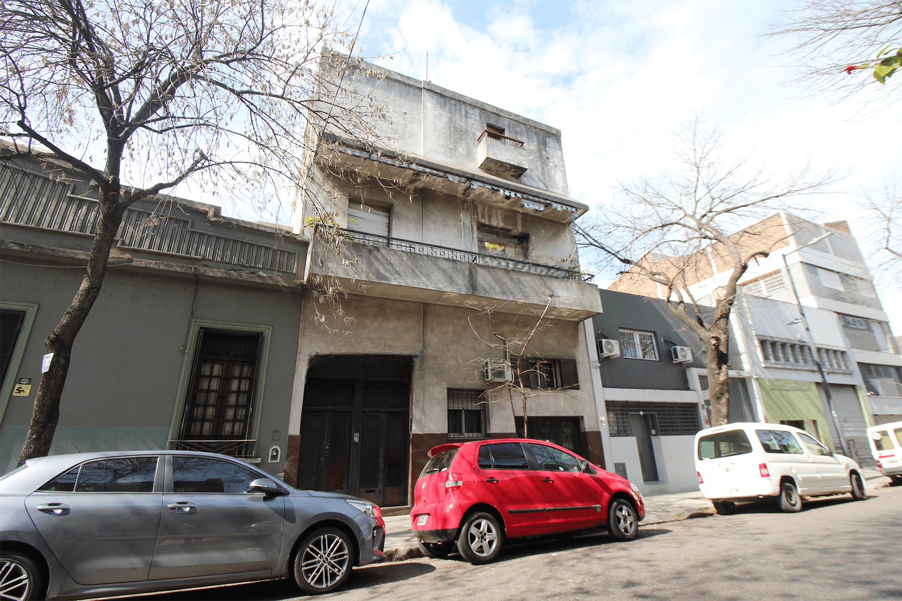 Gran Propiedad en 3 Plantas sobre Lote Propio (210 m²) – Ideal Inversión / Desarrollo / Vivienda Mul — foto 1