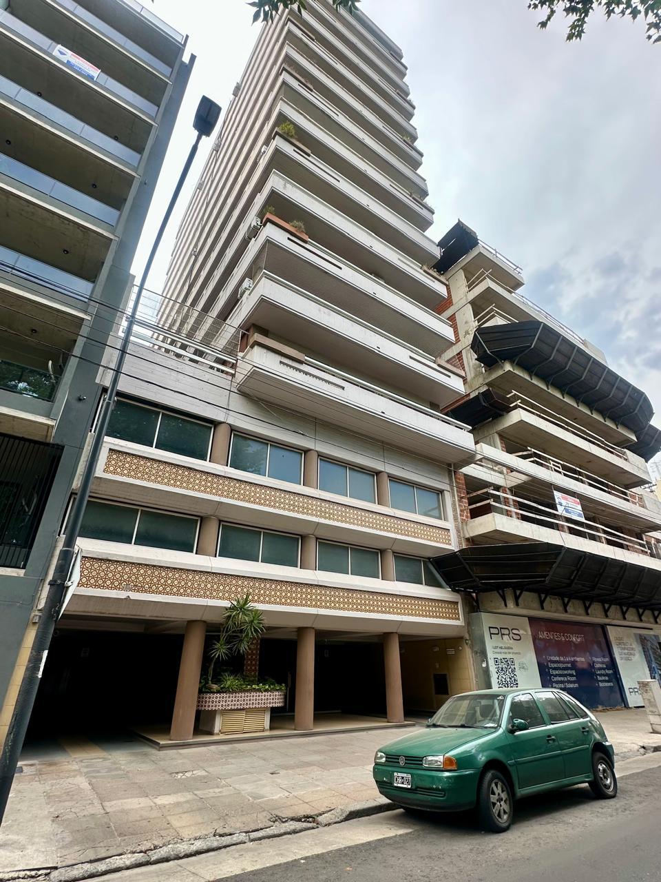 VENTA 3 AMBIENTES .BALCÓN AL FRENTE. COCHERA Y 2 BAULERAS VILLA DEL PARQUE — foto 1