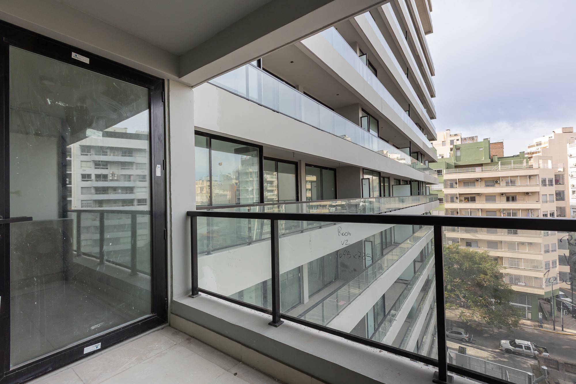 PALACIO ROCCATAGLIATA | GRAN 3 AMBIENTES CON BALCÓN | PRÓXIMA ENTREGA. Permuta — foto 1