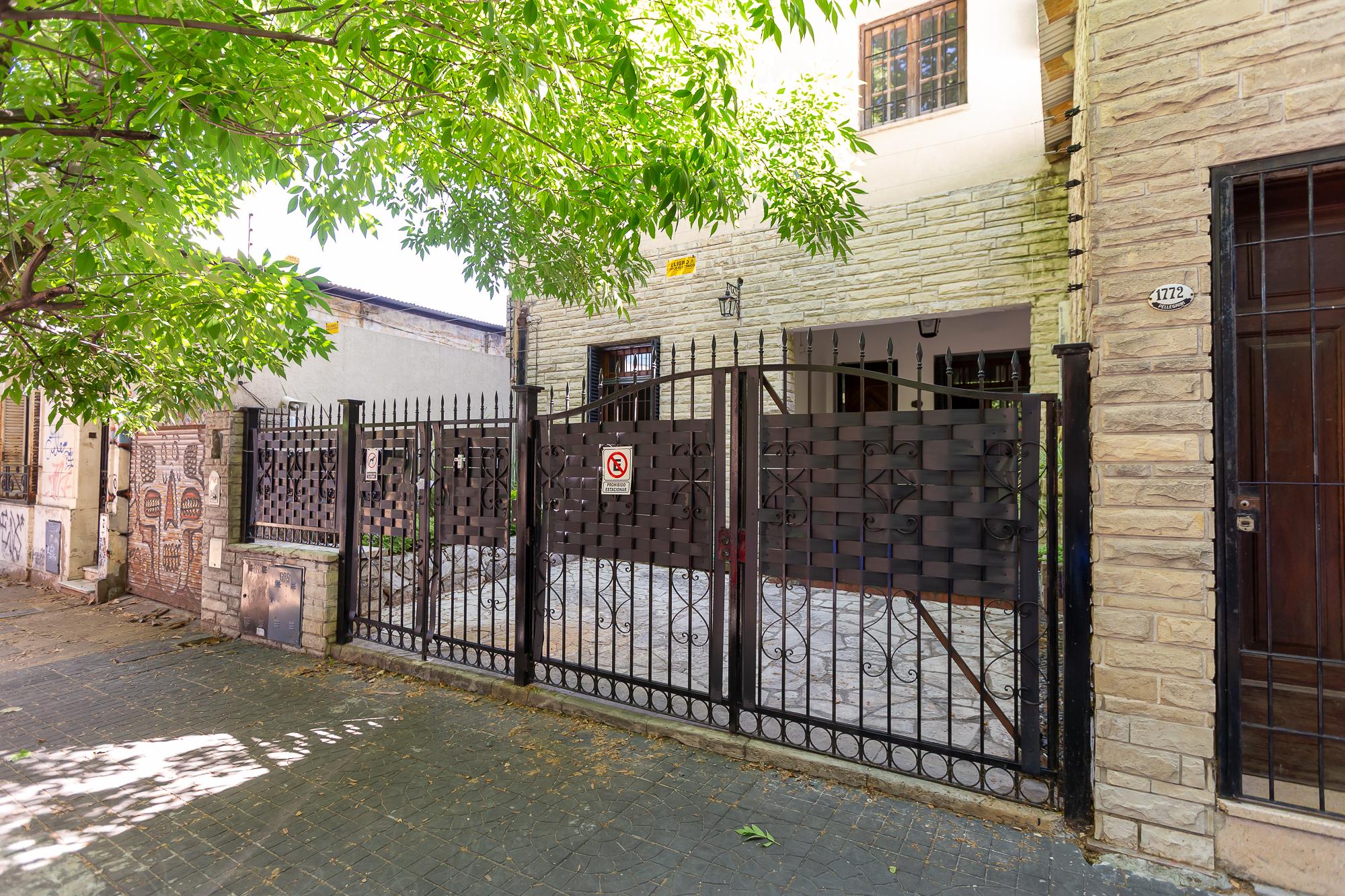 VENTA/PERMUTA PH TIPO CASA 5 AMBIENTES COCHERA SAN MARTIN CENTRO — foto 1