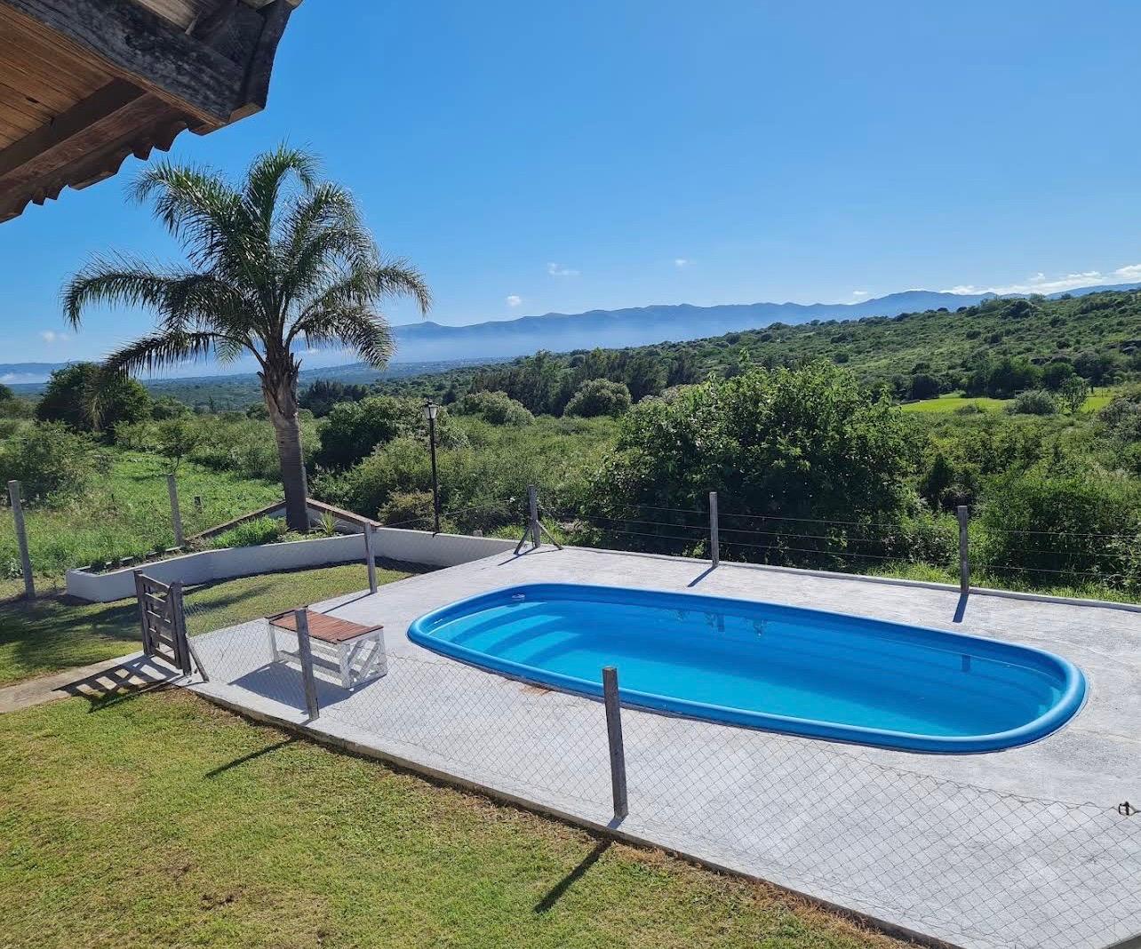 Complejo de 2 Casas con pileta en Venta Tanti — foto 1