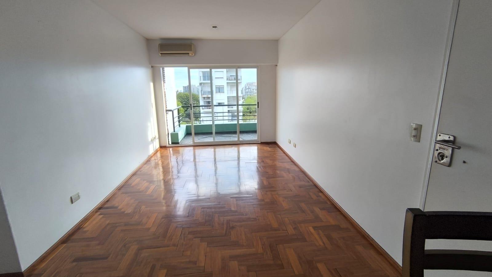 Departamento en alquiler en Villa del Parque — foto 1