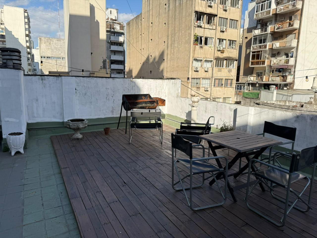 Departamento monoambiente con Gran Terraza Propia en el centro de Balvanera / Microcentro — foto 1
