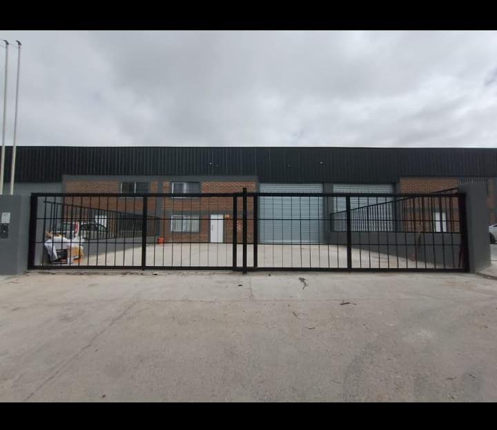 ALQUILER | GALPONES | 200 M² CUBIERTOS | AV. LURO — foto 1