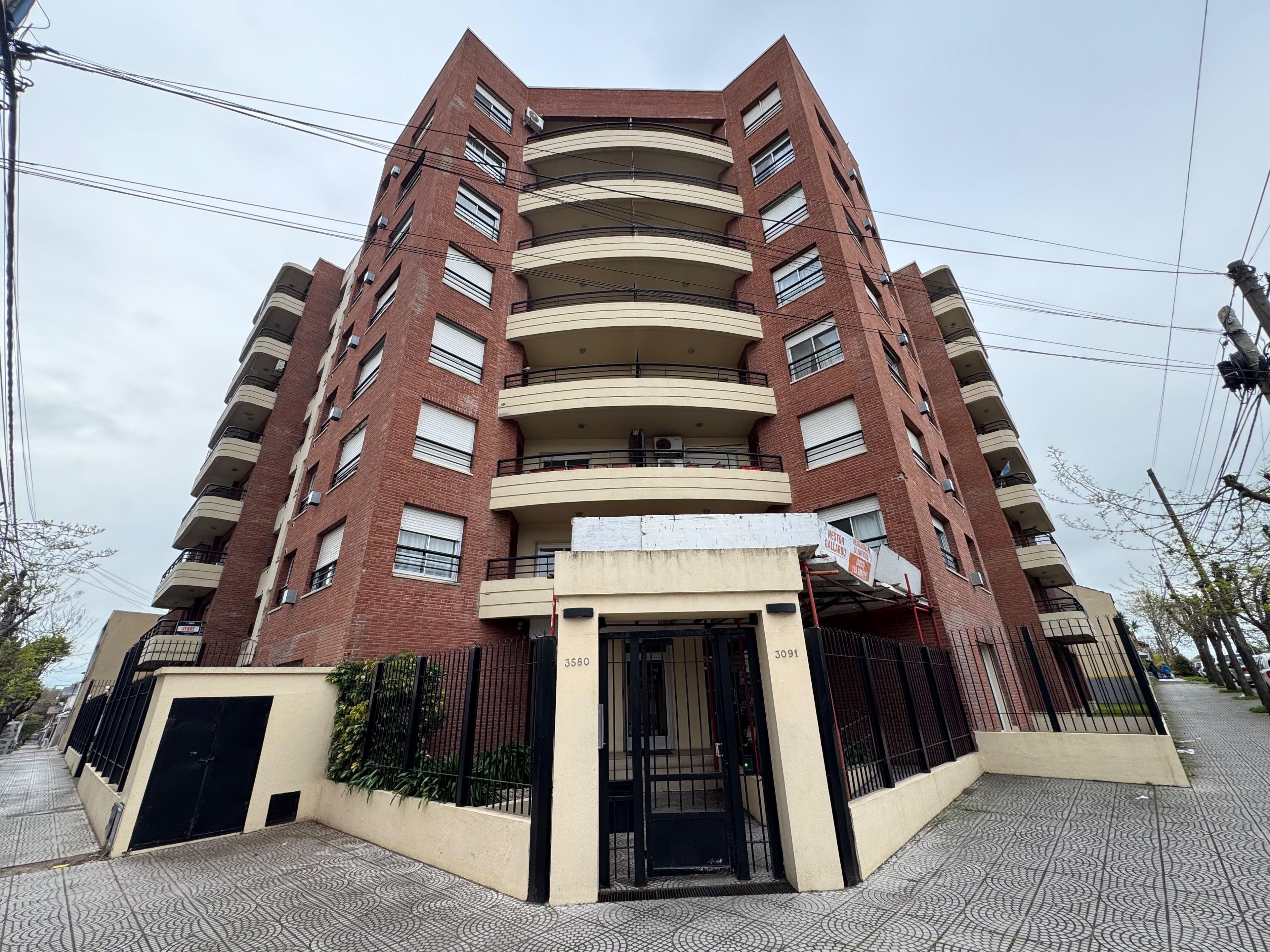 ALQUILER DEPARTAMENTO 3 AMBIENTES CON COCHERA CHAUVIN — foto 1