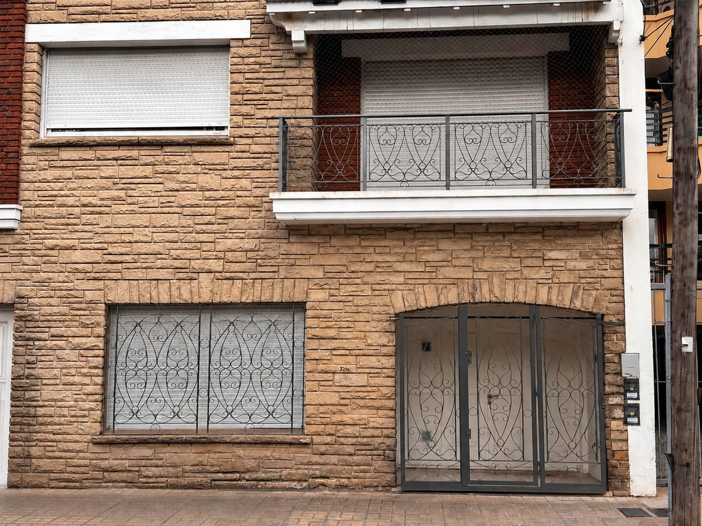 Chalet en Ph en venta de 4 ambientes - Zona Aldrey — foto 1