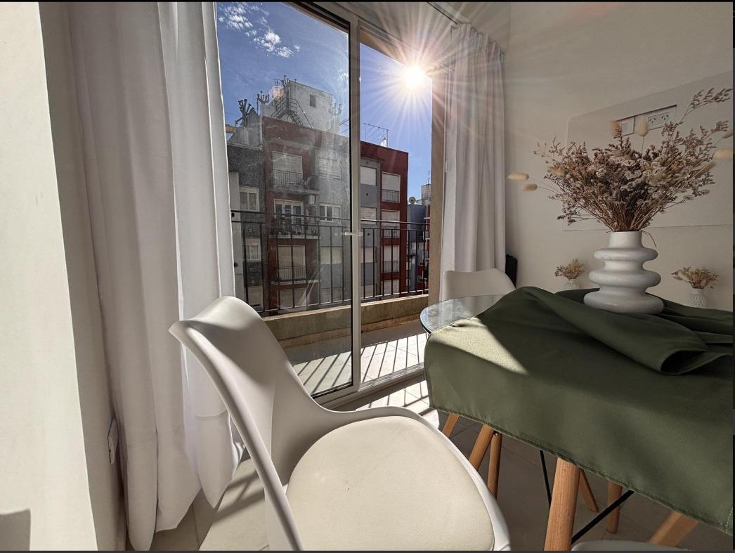 Departamento de un ambiente en venta con balcón — foto 1