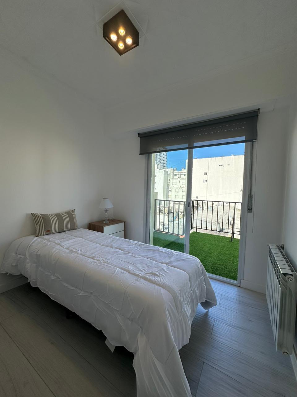 VENTA DEPARTAMENTO 4 AMBIENTES CON DEPENDENCIA BALCON AL FRENTE CENTRO — foto 1