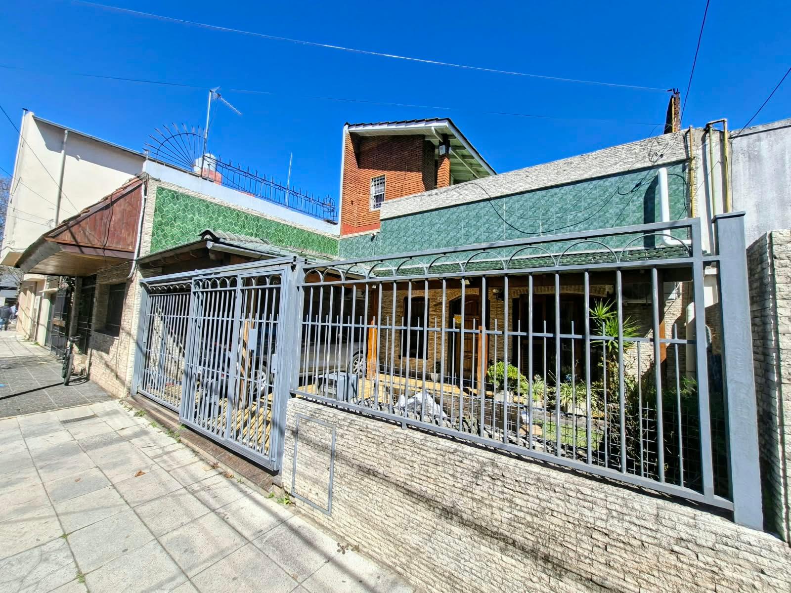 Excelente Casa de 5 ambientes en Saenz Peña — foto 1