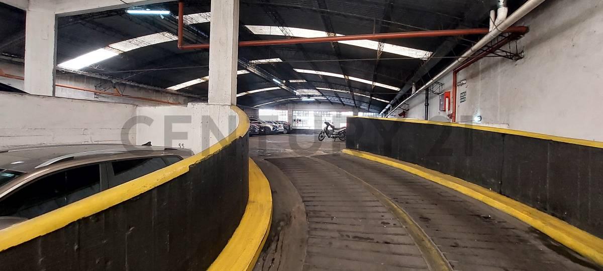 VENTA COCHERA CUBIERTA FIJA. ALMAGRO — foto 1
