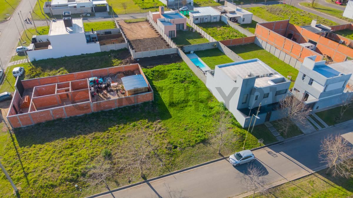 Terreno en venta en Altos de San Lorenzo — foto 1