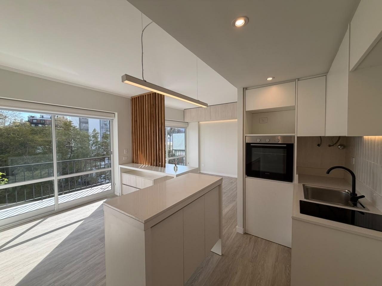 Venta Monoambiente totalmente refaccionado a nuevo con balcón corrido y vista abierta — foto 1