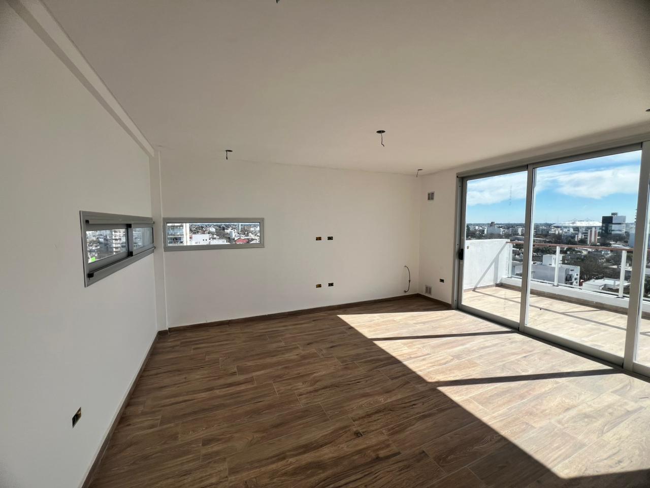 Venta de Departamento Triplex 3 Dormitorios + Terraza Privada en Construcción - La Plata — foto 1