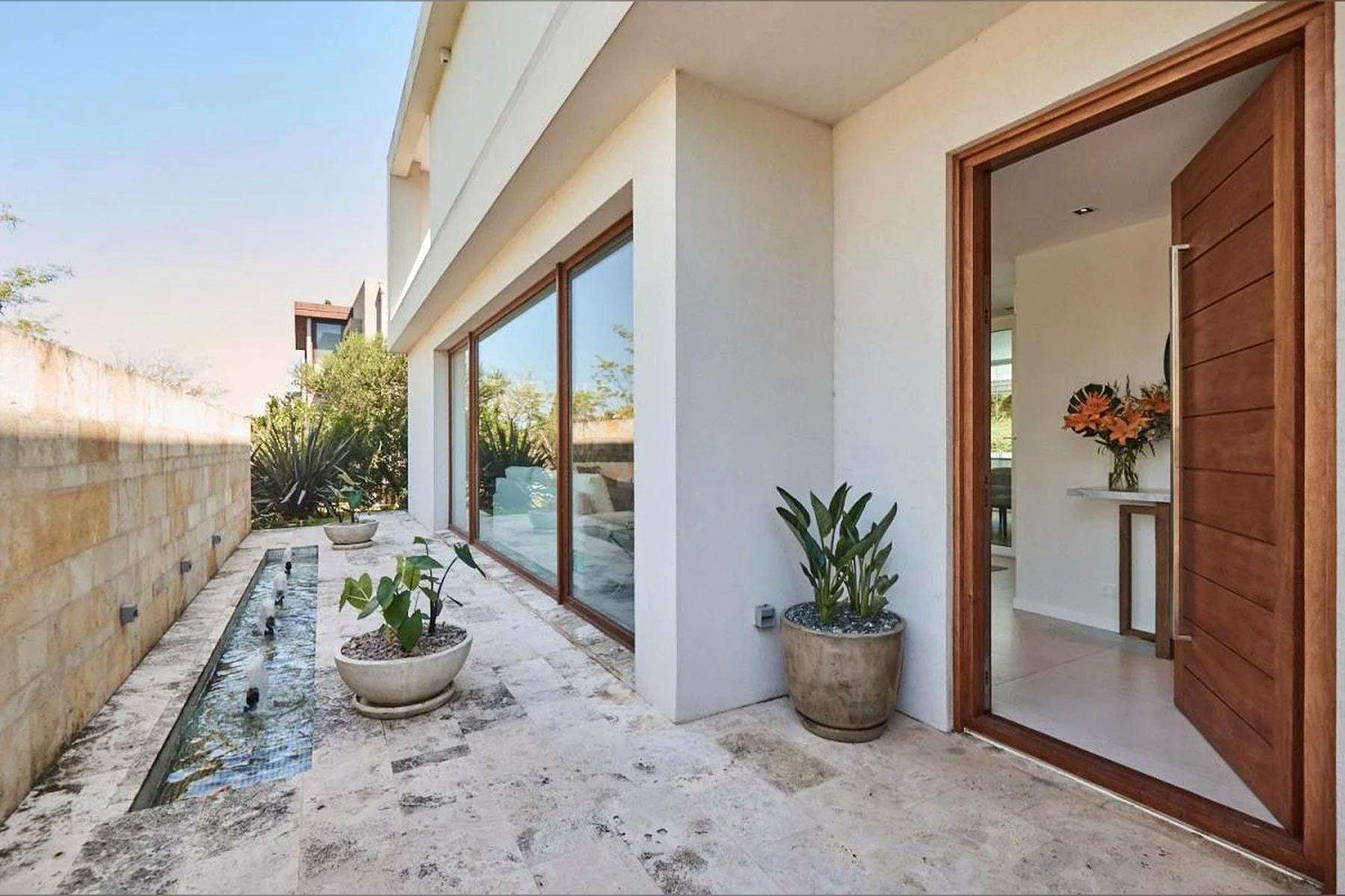 Imponente casa de diseño en El Golf, Nordelta | Lote único con salida a dos calles — foto 1