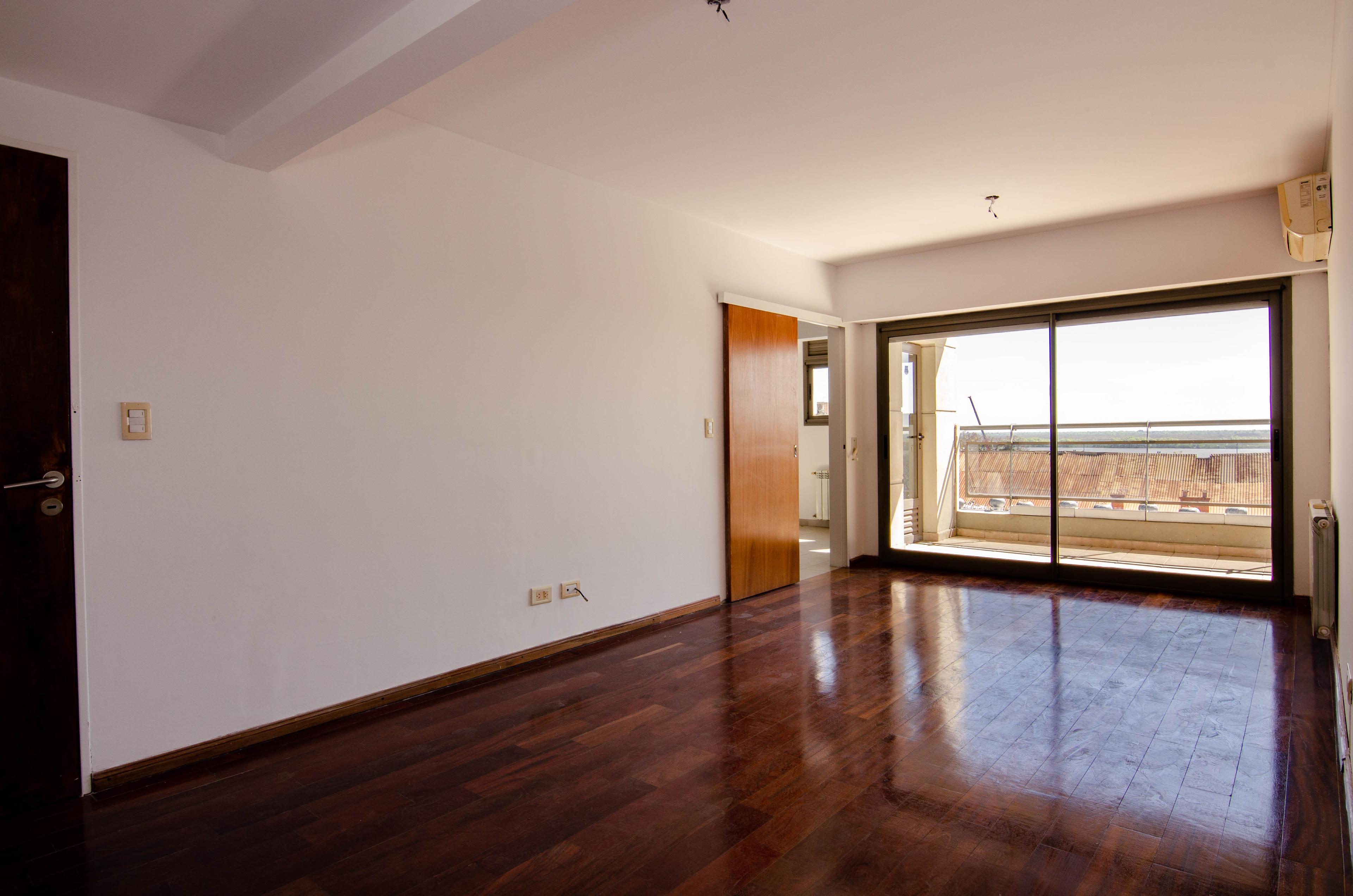 Venta Departamento semipiso de 2 Dormitorios con cochera y amenities en Centro, Rosario — foto 1