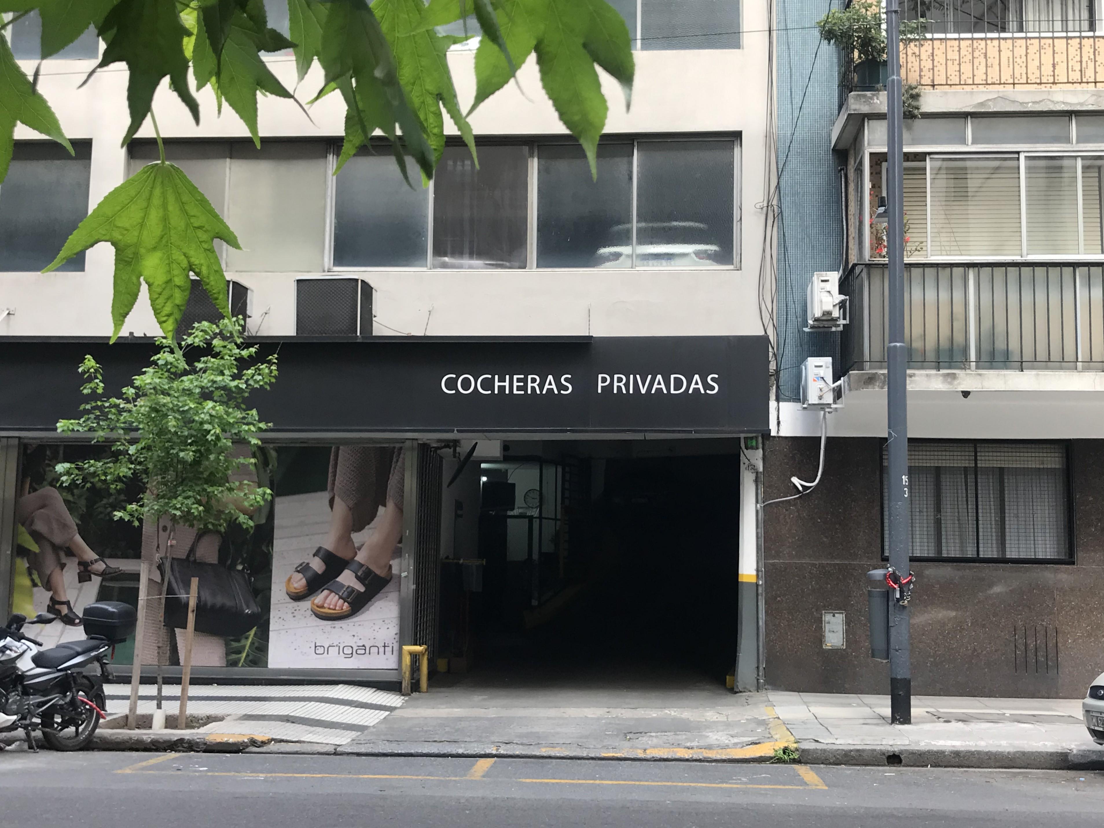 Cochera en venta en Barrio Norte. IMPERDIBLE OPORTUNIDAD — foto 1