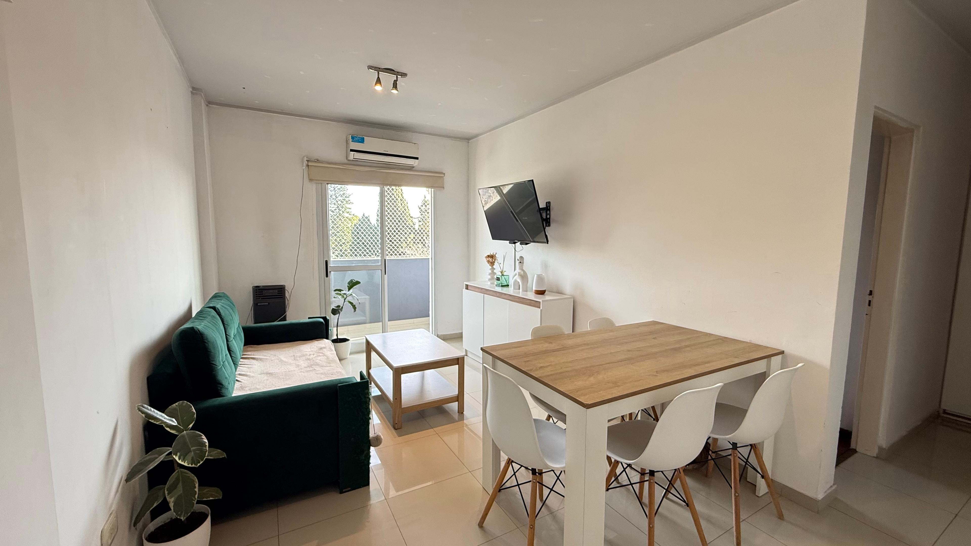 19 entre 36 y 37 - DEPARTAMENTO EN VENTA DE UN DORMITORIO Y COCHERA — foto 1