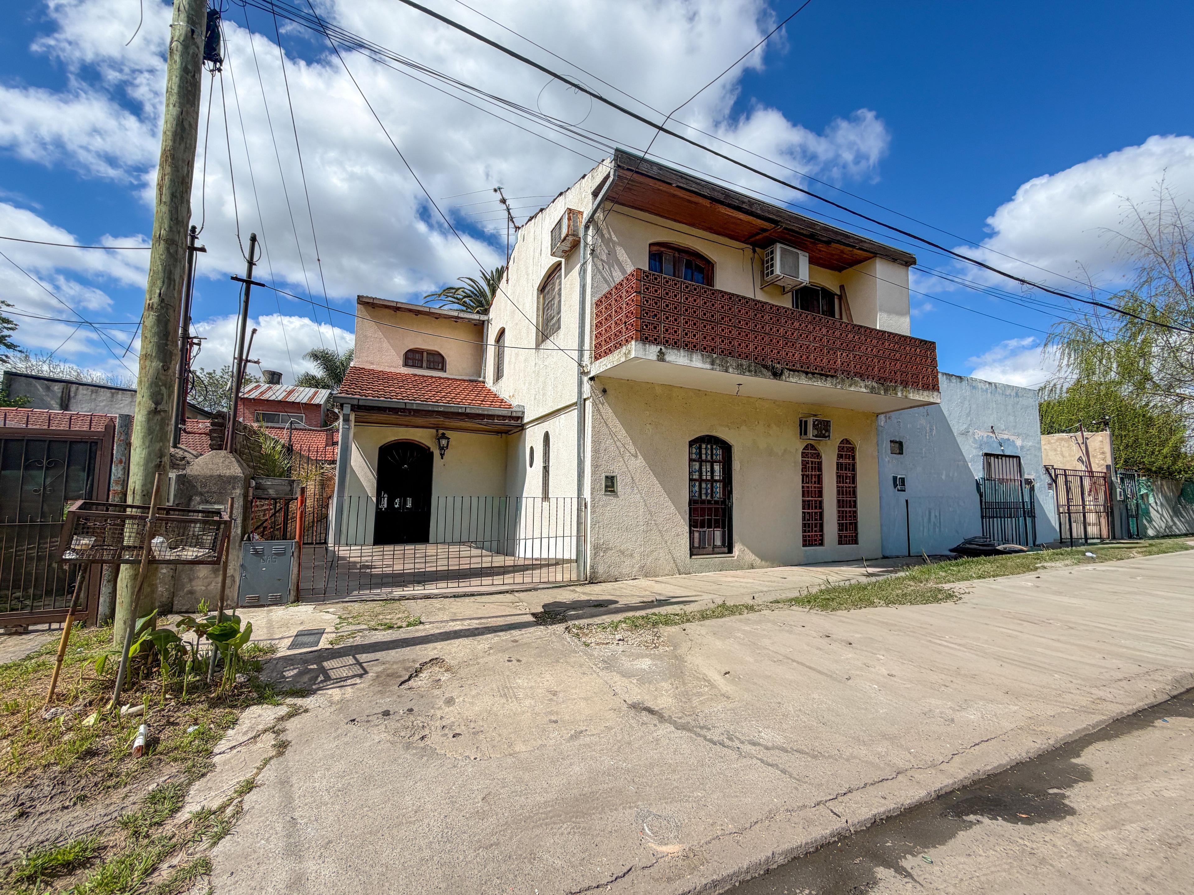 DON TORCUATO, CASA 5 AMB MAS DEPARTAMENTO DE 2 AMB — foto 1