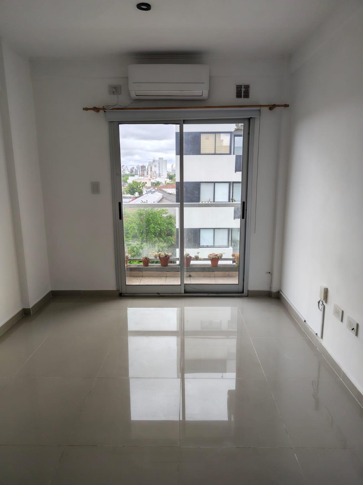 Dpto. en alquiler - 1 dormitorio - 39 e/ 3 y 4 — foto 1