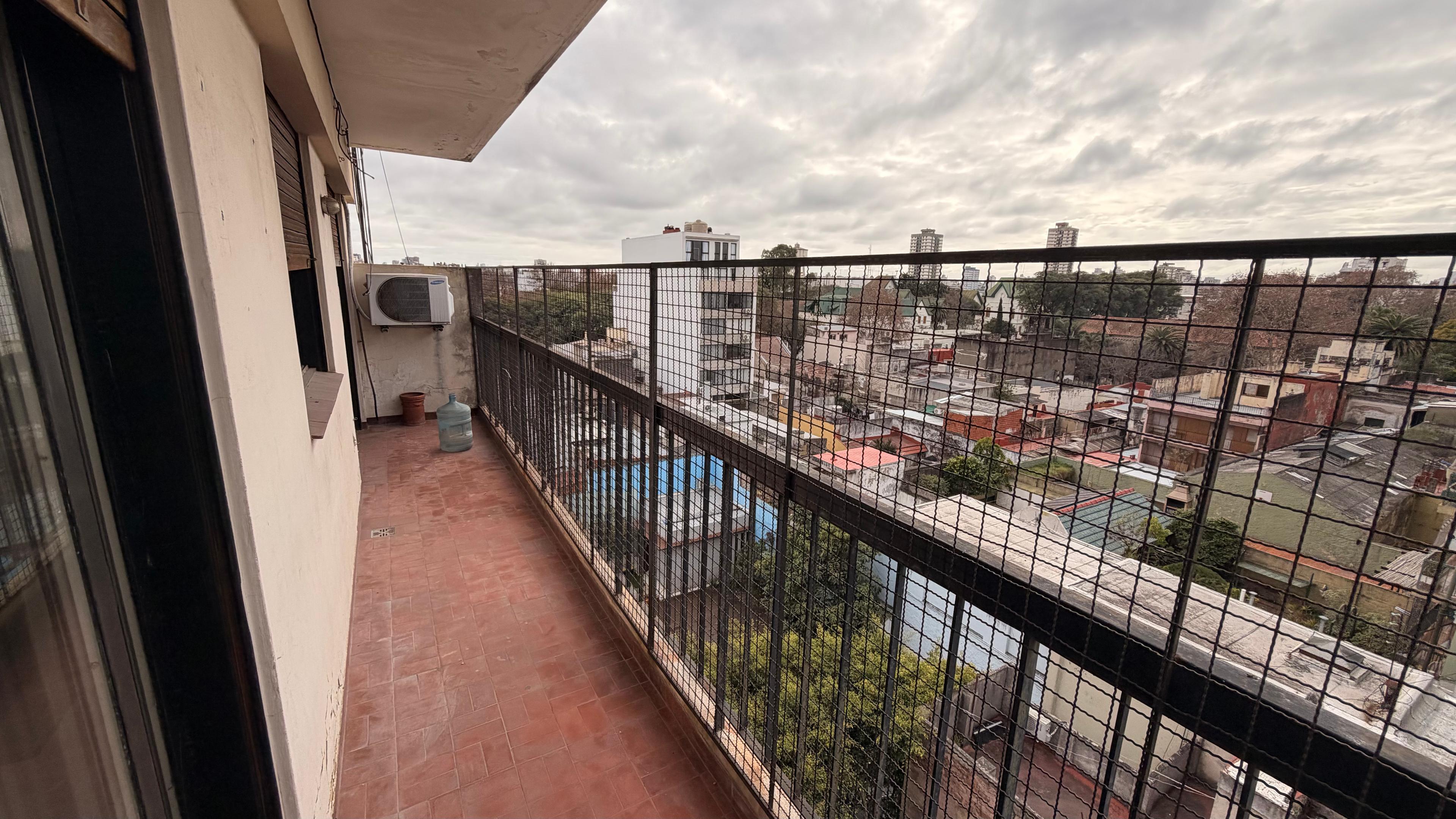 DEPARTAMENTO EN ALQUILER EN FLORES — foto 1
