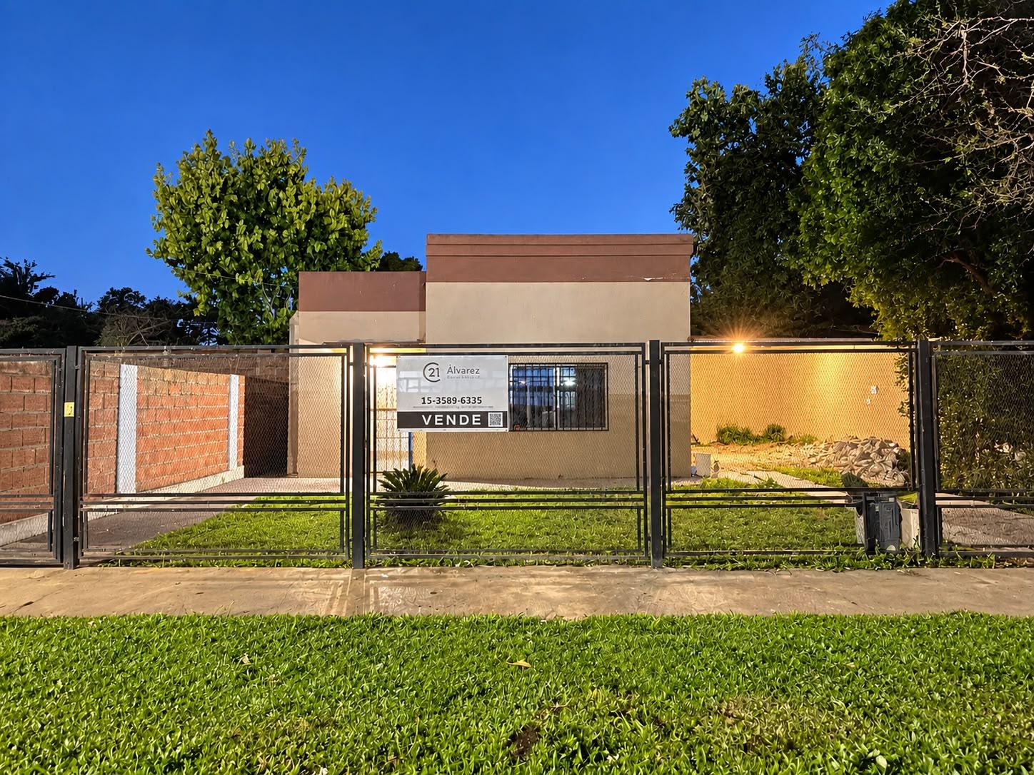 Casa en venta con Piscina - Glew — foto 1