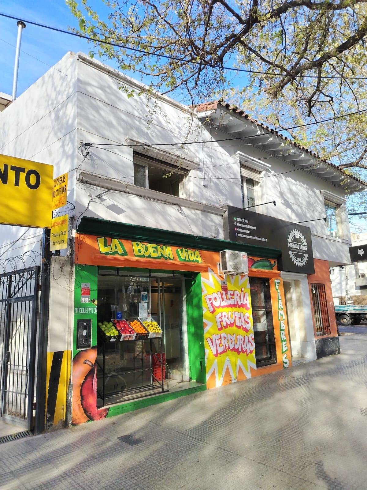 VENTA FONDO COMERCIO - VERDULERIA Y POLLERIA EN ZONA CENTRICA — foto 1